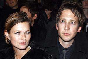 Kate Moss und Jefferson Hack im Jahr 2003 bei einer Modenschau in New York