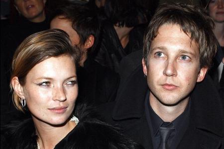 Kate Moss und Jefferson Hack im Jahr 2003 bei einer Modenschau in New York