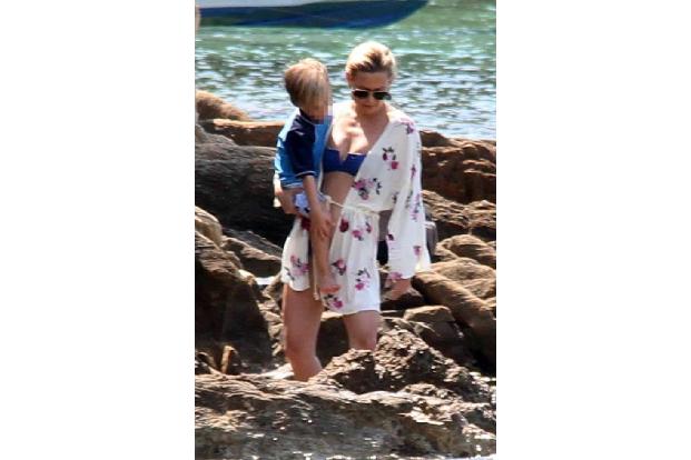 ...Hollywood-Star Kate Hudson wählte vor wenigen Wochen Griechenland, um mit ihrer Familie mal ordentlich die Seele baumeln ...