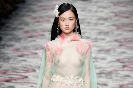 Guccis neuer Kreativdirektor Alessandro Michele sorgte mit seiner neuen Kollektion in Mailand für Aufsehen