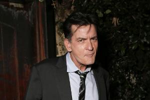 Charlie Sheen konnte sich mit der Klägerin einigen
