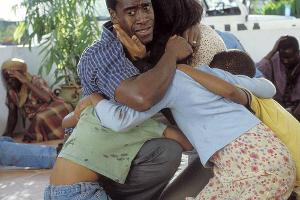 "Hotel Ruanda": Hotelmanager Paul Rusesabagina (Don Cheadle) versucht verzweifelt, seine Familie zu retten