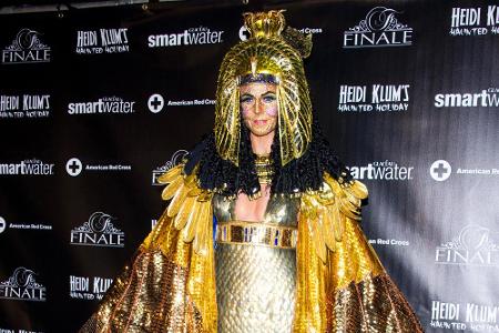 Heidi Klum stiehlt mit ihren Halloween-Kostümen immer wieder allen die Show, so wie hier als Kleopatra
