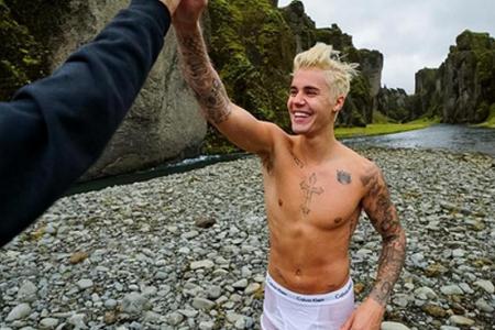 Justin Bieber zeigt sich in Island sehr freizügig