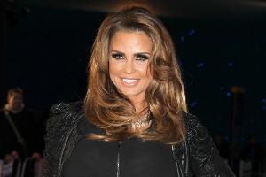 Katie Price ist glückliche fünffach-Mama