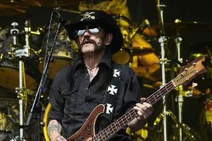 Lemmy Kilmister auf dem Glastonbury Festival 2015