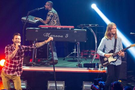 So munter konnte sich Adam Levine (l.) am vergangenen Wochenende nicht präsentieren