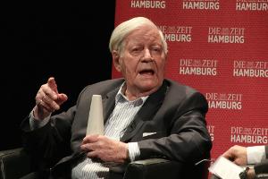 Helmut Schmidt während eines Interviews im Mai 2015