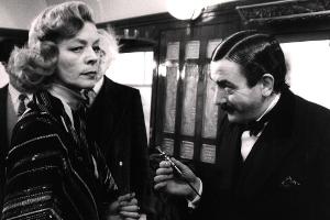 "Mord im Orient-Express" mit Lauren Bacall und Albert Finney: Der Film des Regisseurs Sidney Lumet aus dem Jahre 1974 basier...