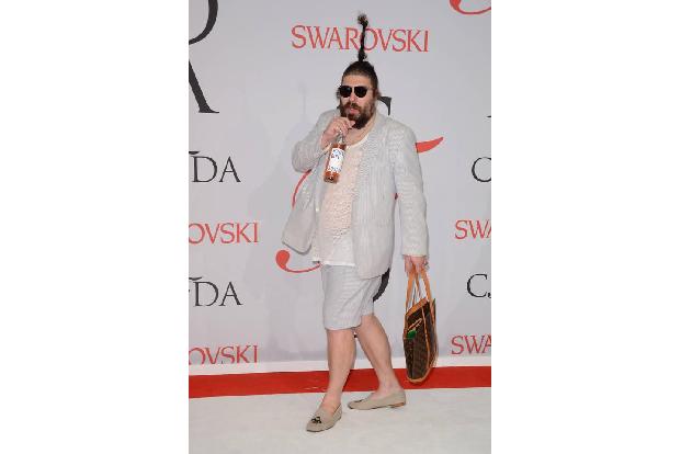 ...Josh Ostrovsky in seinem durchsichtigen Hemdchen wesentlich aparter aussah als die Kardashian-Lady, dann sollte sie sich ...