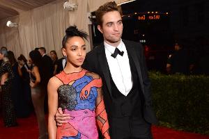 Robert Pattinson und FKA Twigs auf der Met Gala im Mai. Wie steht es heute um ihre Beziehung?