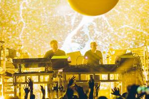 Die Chemical Brothers am Donnerstag im Londoner Roundhouse