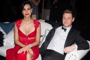 Morena Baccarin und Ben McKenzie bei den diesjährigen Emmy Awards