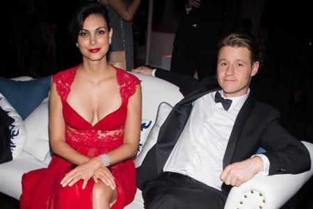 Morena Baccarin und Ben McKenzie bei den diesjährigen Emmy Awards