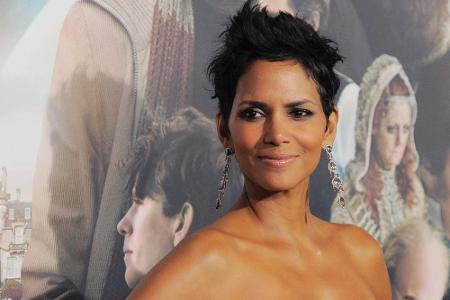 Yes, she can: Halle Berry lässt Busenkritiker abblitzen