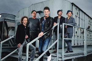 Pur stürmen mit "Achtung" an die Chartspitze