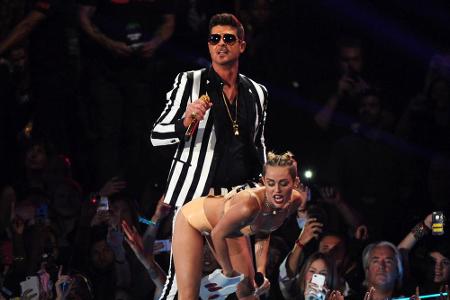 Mit dieser Tanzeinlage sorgten Robin Thicke und Miley Cyrus 2013 für Furore
