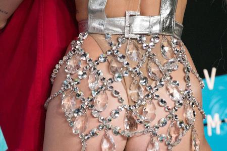 004 Miley Cyrus Brian To WENn wenn22816488.jpg