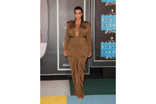 006 Kim KArdashian FaxesVision WENn wenn22816694.jpg (1)