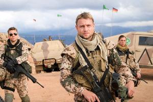 "Auslandseinsatz": Die jungen Soldaten betreten zum ersten Mal das afghanische Dorf