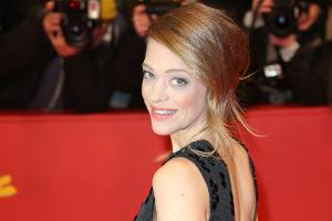 Die schöne Heike Makatsch hat mit dem Musiker Max Schröder zwei Töchter