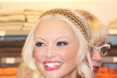 Die frischgebackene Mutter musste ihre Gaderobe mit dem LKW transportieren