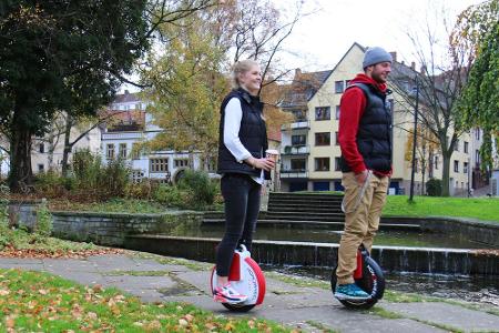 Elektrisch auf einem Rad unterwegs: das Monowheel