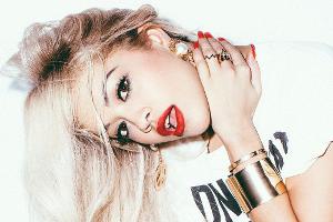 Rita Ora zeigt sich in ihrem neuen Musikvideo gewohnt freizügig