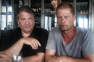 Til Schweiger (r.) und Sigmar Gabriel trafen sich, um über die Situation von Flüchtlingen zu sprechen