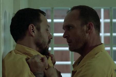 Der falsche Pete (Giovanni Ribisi, l.) wird ständig bedroht und hat Angst, aufzufliegen