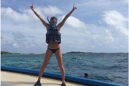 Bar Refaeli ist voll ausgerüstet zum Tauchen