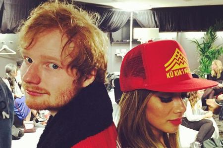 Sogar bei seinen Konzerten ist Nicole Scherzinger dabei. Danach geht es zu Ed Sheeran in den Backstage-Bereich zum gemeinsam...