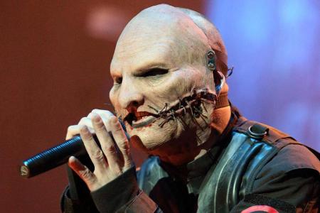 Corey Taylor in voller Montur beim Konzert in Baltimore