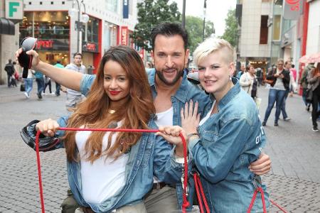 Was für eine Seilschaft: Gabby Rinne, Michael Wendler und Melanie Müller (r.) im Sommer-Dschungelcamp