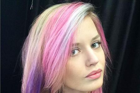 Georgia May Jagger fühlt sich mit einem Regenbogen auf dem Kopf sichtlich wohl