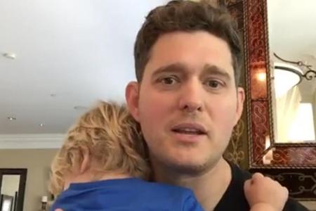 Stolzer Papa: Michael Bublé lässt Fans per Live-Stream in sein Heim