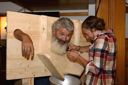 Kein Entrinnen: Bartopfer beim 