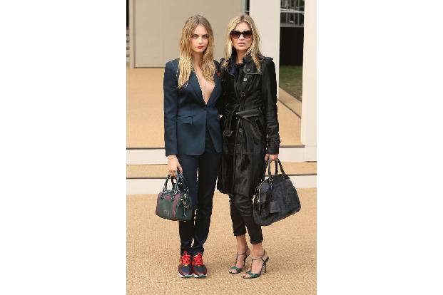 ...Umarmung da. Vielleicht sollte man Kate Moss mal einen Job in einer TV-Show anbieten. Denn im Gegensatz zu Heidi Klum ken...