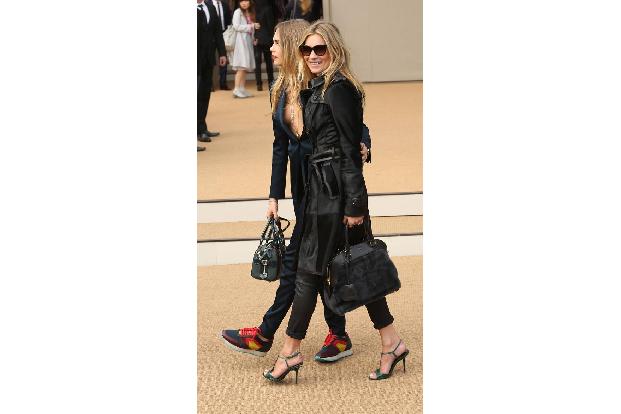 Eins ist definitiv klar: Zusammen machen das alte und das neue britische Topmodel den strengen Look der Marke Burberry defin...