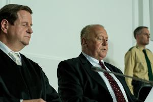 "Uli Hoeneß - Der Patriarch": Das Dokudrama zeichnet das Bild einer erstaunlichen Karriere vom Aufstieg bis zum tiefen Fall.