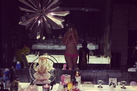 Christina Aguilera zeigt sich auf Instagram mal wieder von ihrer sexy Seite.