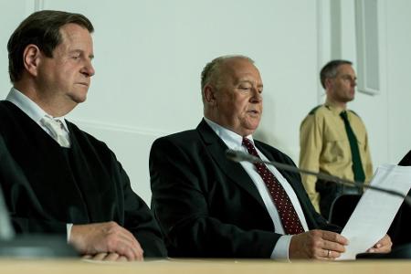 Thomas Thieme (re.) spielt für das ZDF Uli Hoeneß