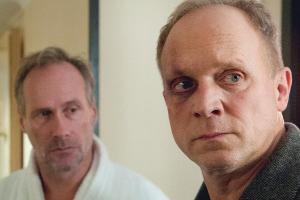 Wolfram Koch, links, und Ulrich Tukur, als sie selbst im "Tatort: Wer bin ich?"
