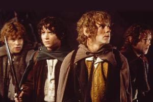 "Der Herr der Ringe - Die Gefährten": Ein beschwerlicher Weg mit vielen Gefahren steht Frodo (Elijah Wood, 2.v.l.) und seine...