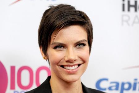 Lauren Cohan scheint mit ihrer neuen Frisur sehr glücklich zu sein