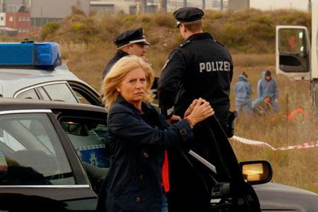 Inga Lürsen trifft am Tatort ein