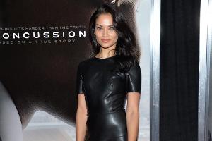 Model Shanina Shaik bezauberte in einem schwarzen Minikleid