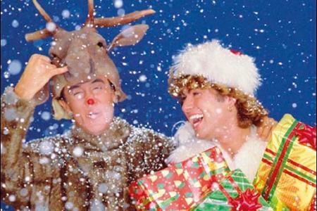 Wham! und kein Ende: Andrew Ridgeley (li.) und George Michael im Weihnachtsgewand