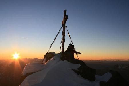Rundblick vom Großglockner-Gipel auf 266 Dreitausender