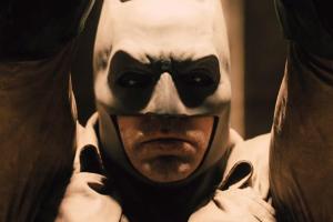Trenchcoat statt Cape: Ben Affleck als Batman im neuen Teaser-Clip von "Batman v Superman"
